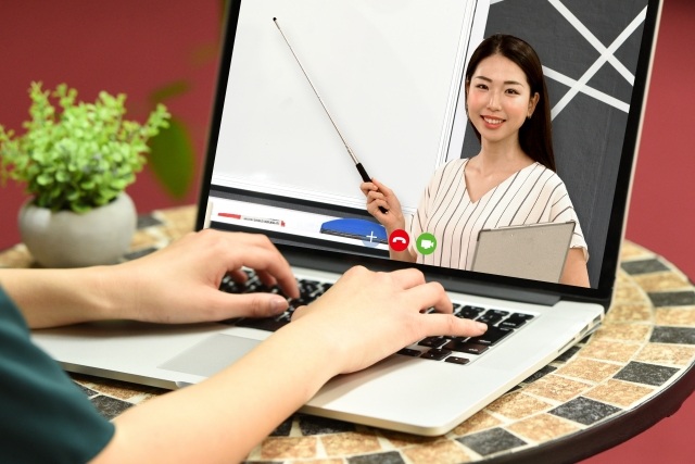 オンライン授業を最大活用し、中学生の英語力を伸ばすための具体的な方法